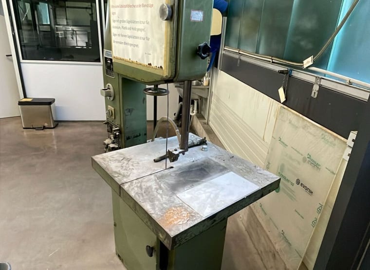 VOWA S-400 vertical metal band saw