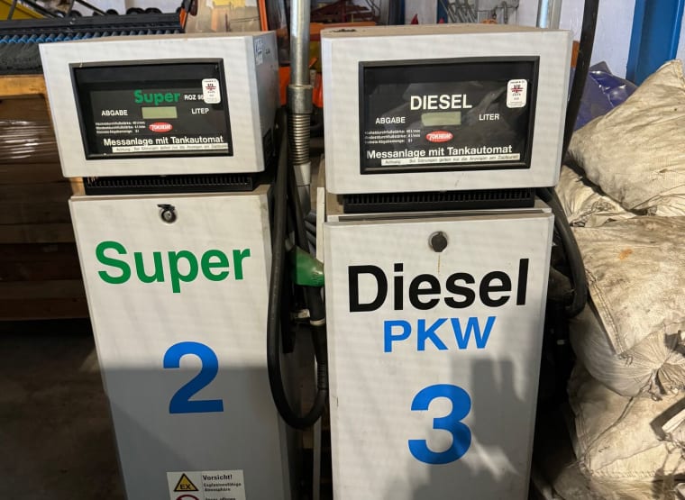 TOKHEIM 3 fuel dispensers