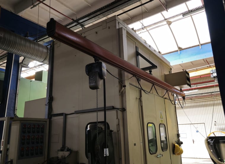 Electric chain hoist with rail DEMAG