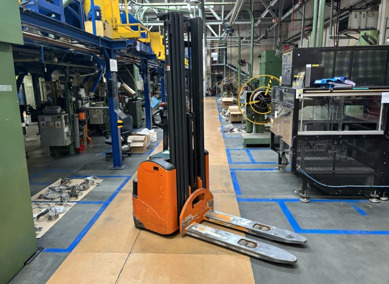 Electric pallet truck STILL EGV 14