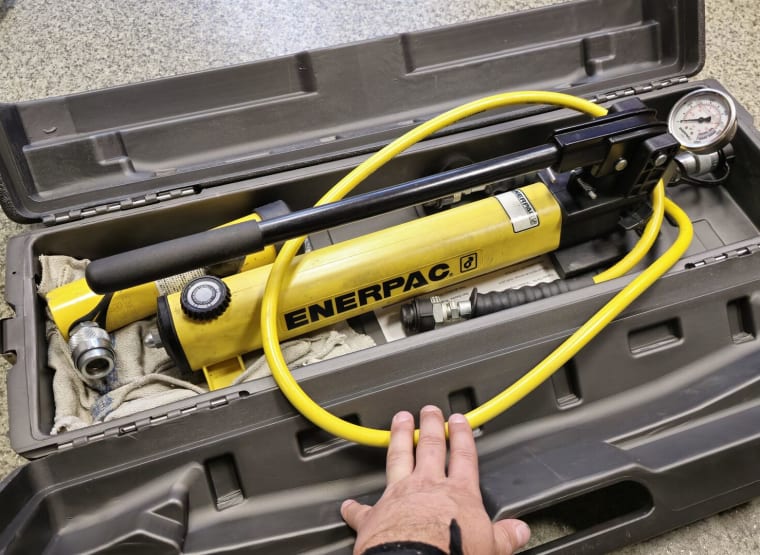ENERPAC P 392 Hydraulic pump with cylinder buy used