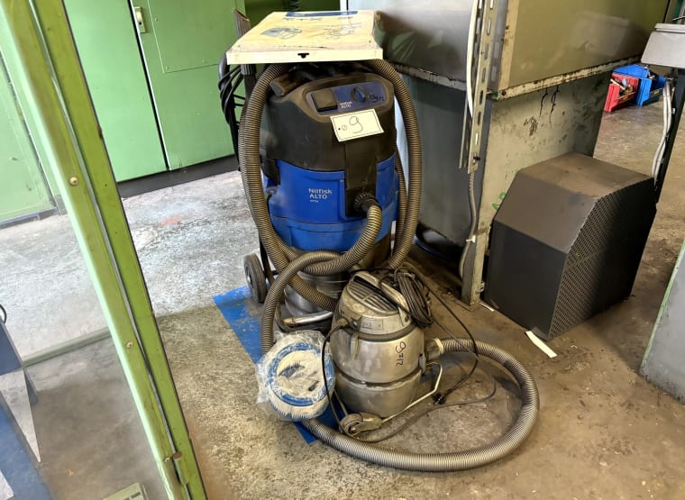 NILFISK Lot Industrial vacuum cleaners