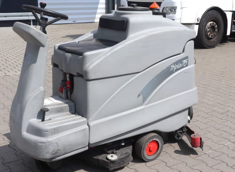 COMAC S.P.A Tripla 75 Bodenreinigungsmaschine