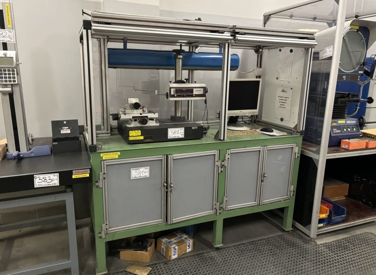 Roughness tester MITUTOYO CONTRACER CV-200