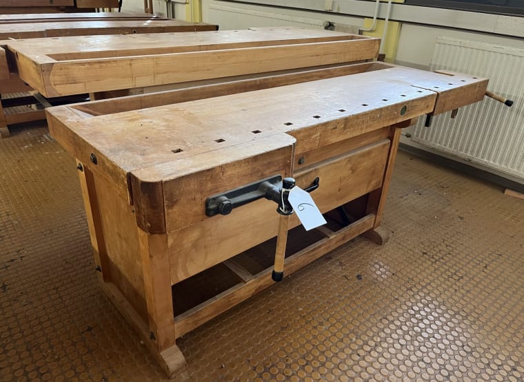 ULMIA Planing bench with contents