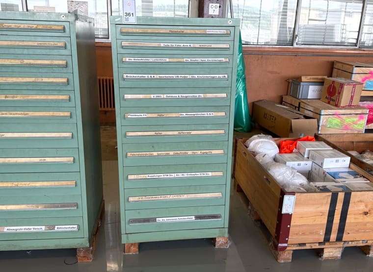 VIDMAR drawer cabinet with contents