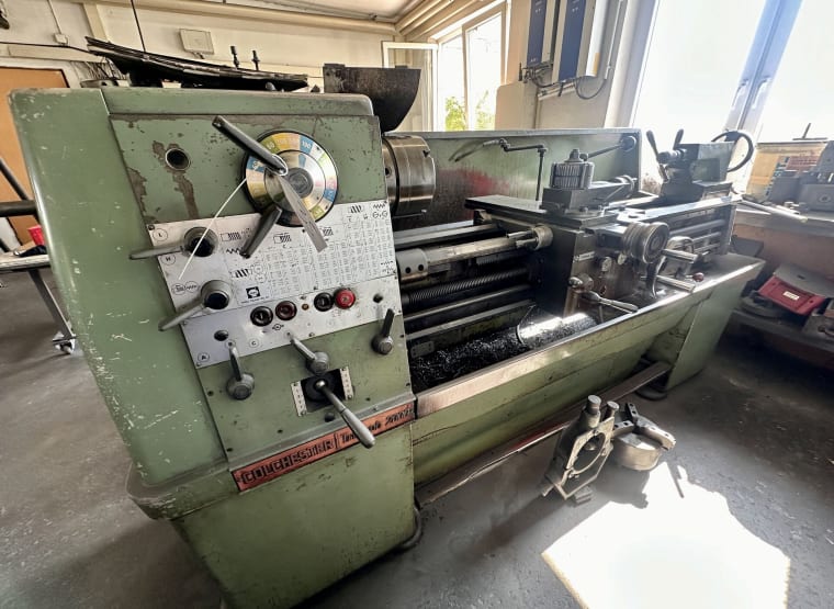 COLCHESTER TRIUMPH 2000 Center lathe