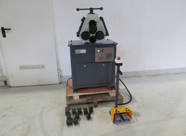 UWM 30 H profile bending machine