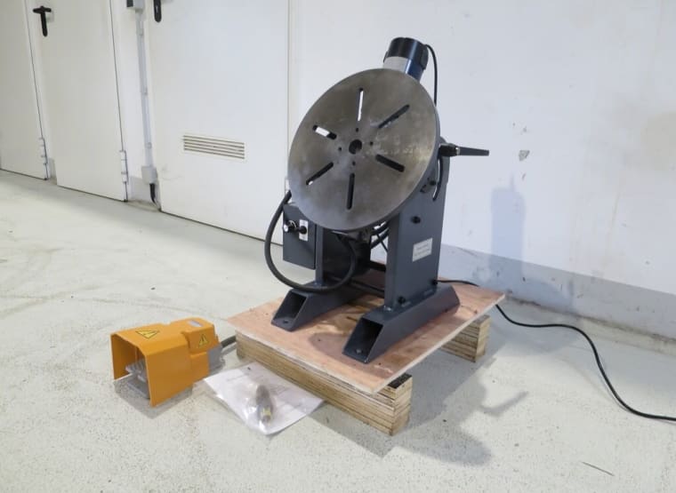 UWM WP 350 Welding table