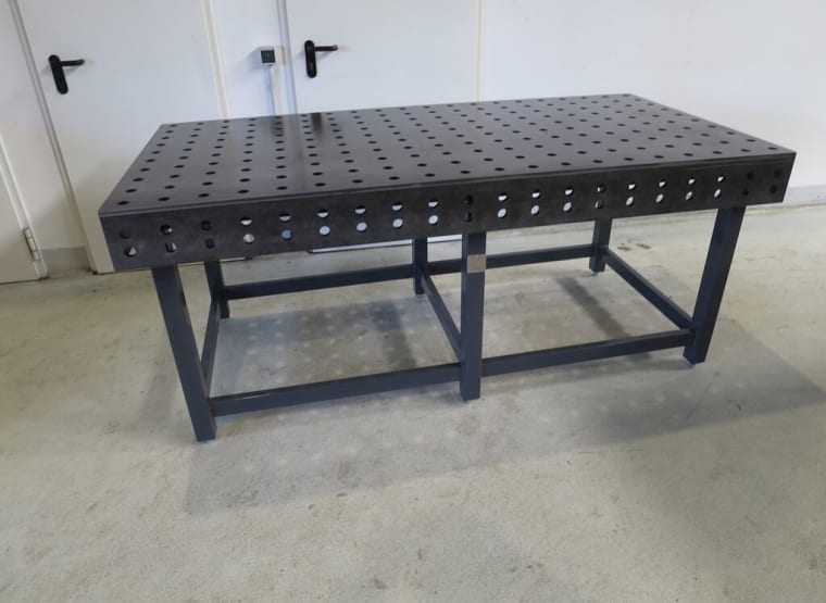 WMT P-2000 x 1000 Welding table / hole table