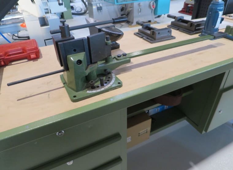 UWM UWM 100 Flat iron bending machine