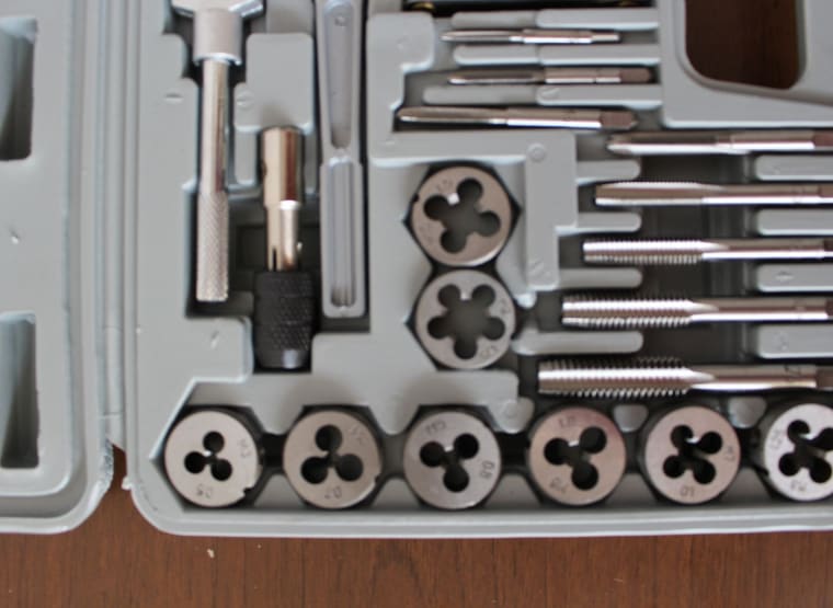 FREUTEK ATT0035 Tap & Die set