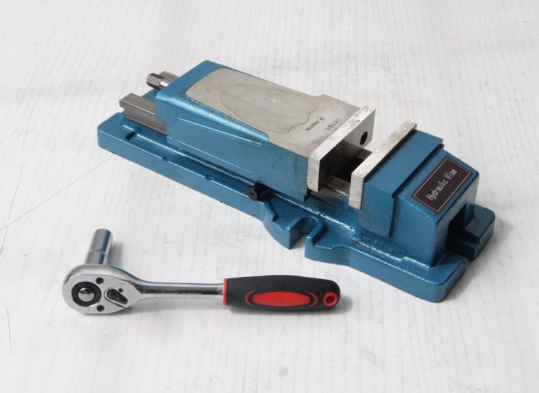 FREUTEK ATT0012 Hydraulic Vice 4" - 2500 kg