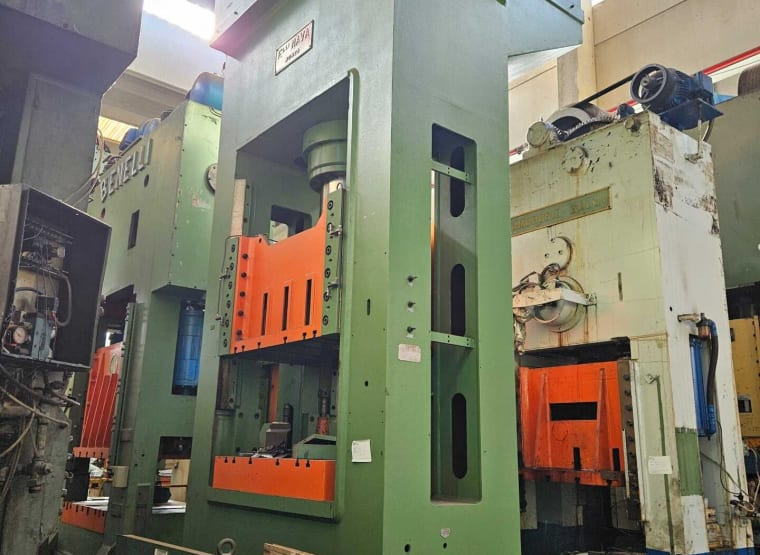 NAVA 2MI200/90/ s- Hydraulic Press