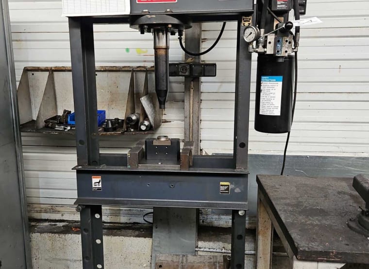 DAKE 909215 Hydraulisk press