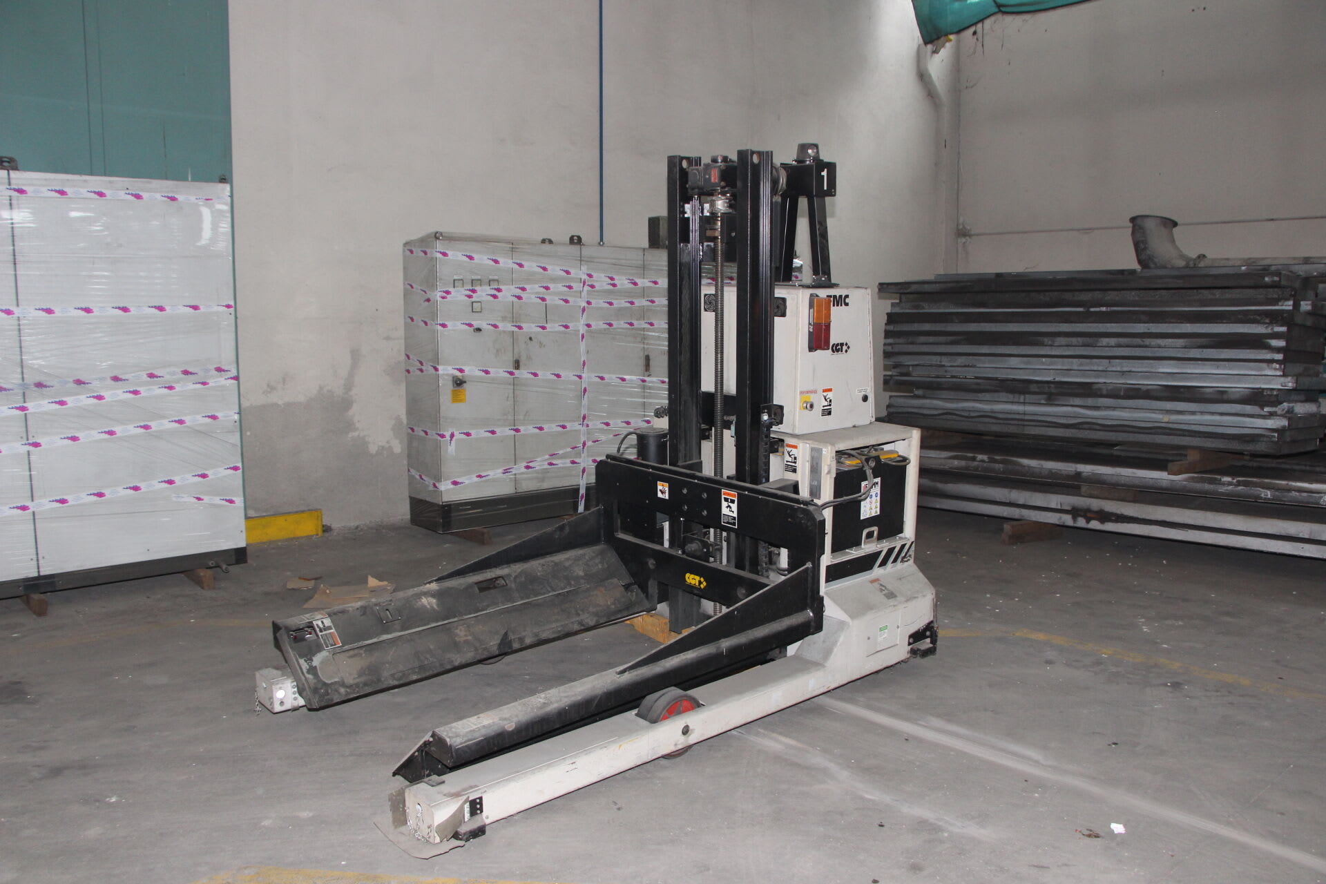 FMC SGV 2000 Electric Coils Forklift buy used
