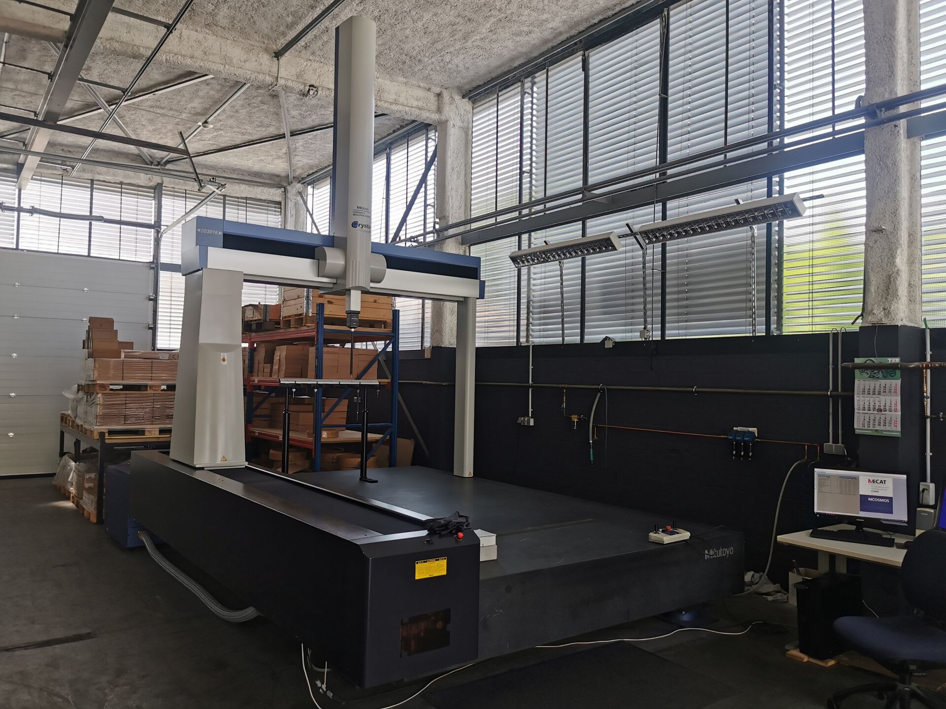 MITUTOYO CrystaApex C203016 Coordinate Measuring Machine