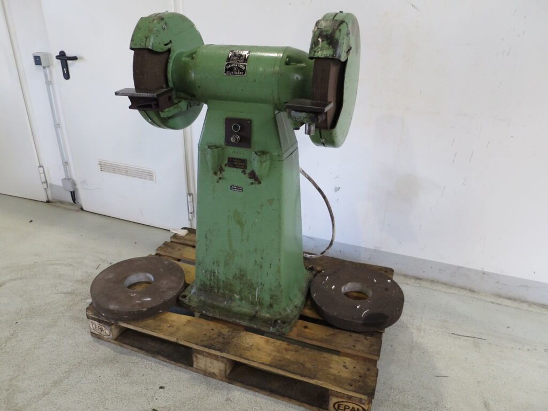 AEG DWS 400/3000 double bench grinder d'occasion