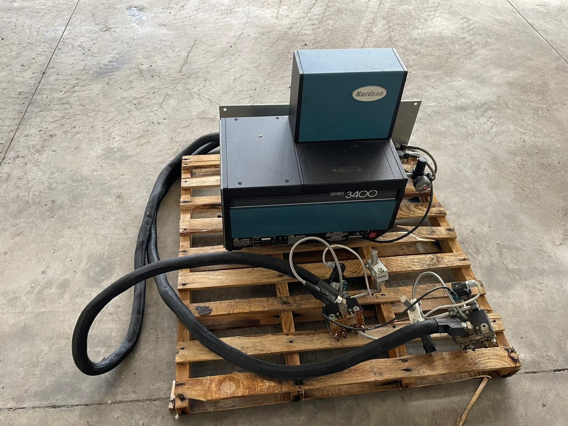 NORDSON 34002AA32 Hot Melt Glue Tank de ocasión