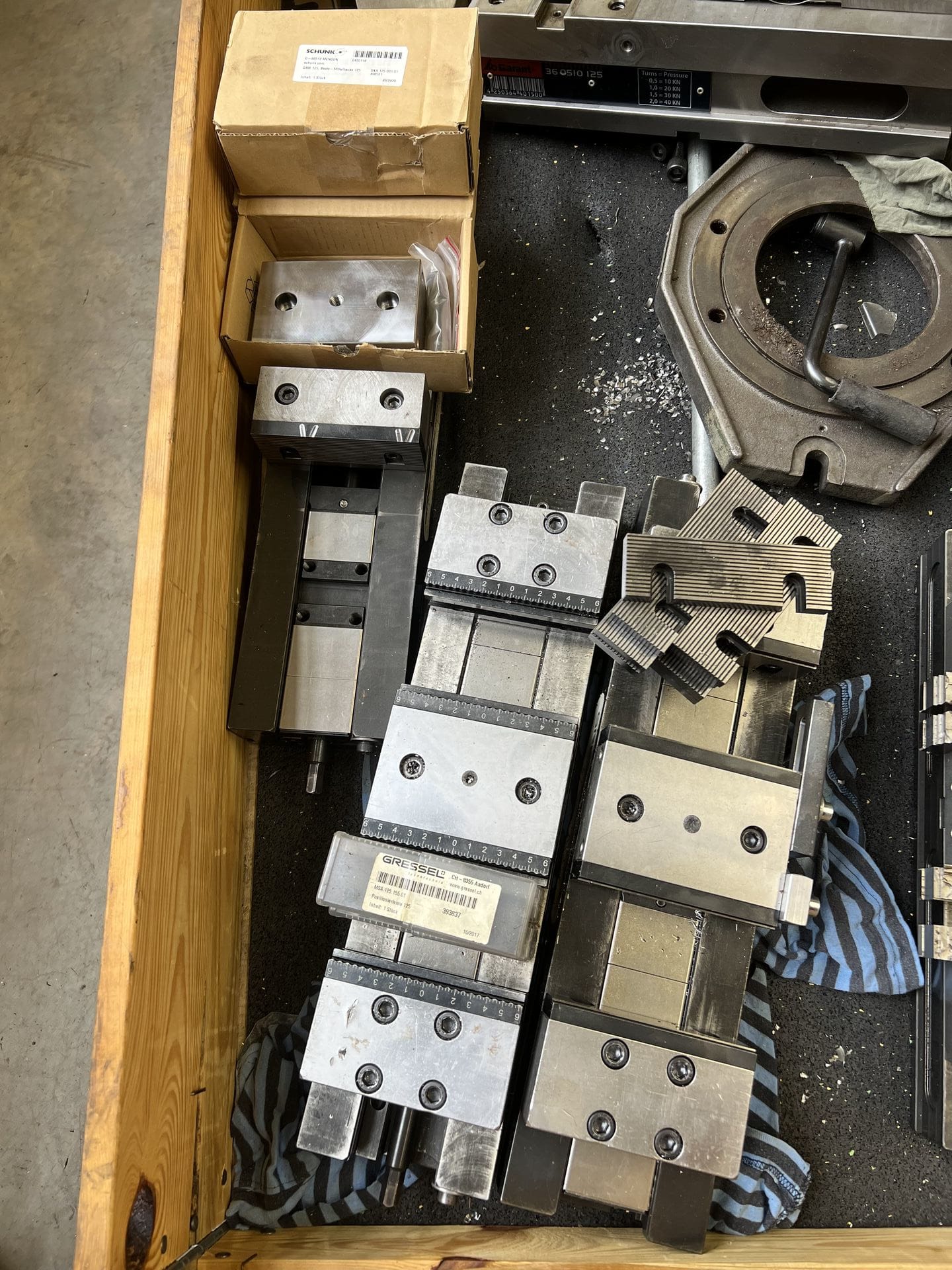 GRESSEL / SCHUNK DUOgrip 125 vices, 3 pieces buy used