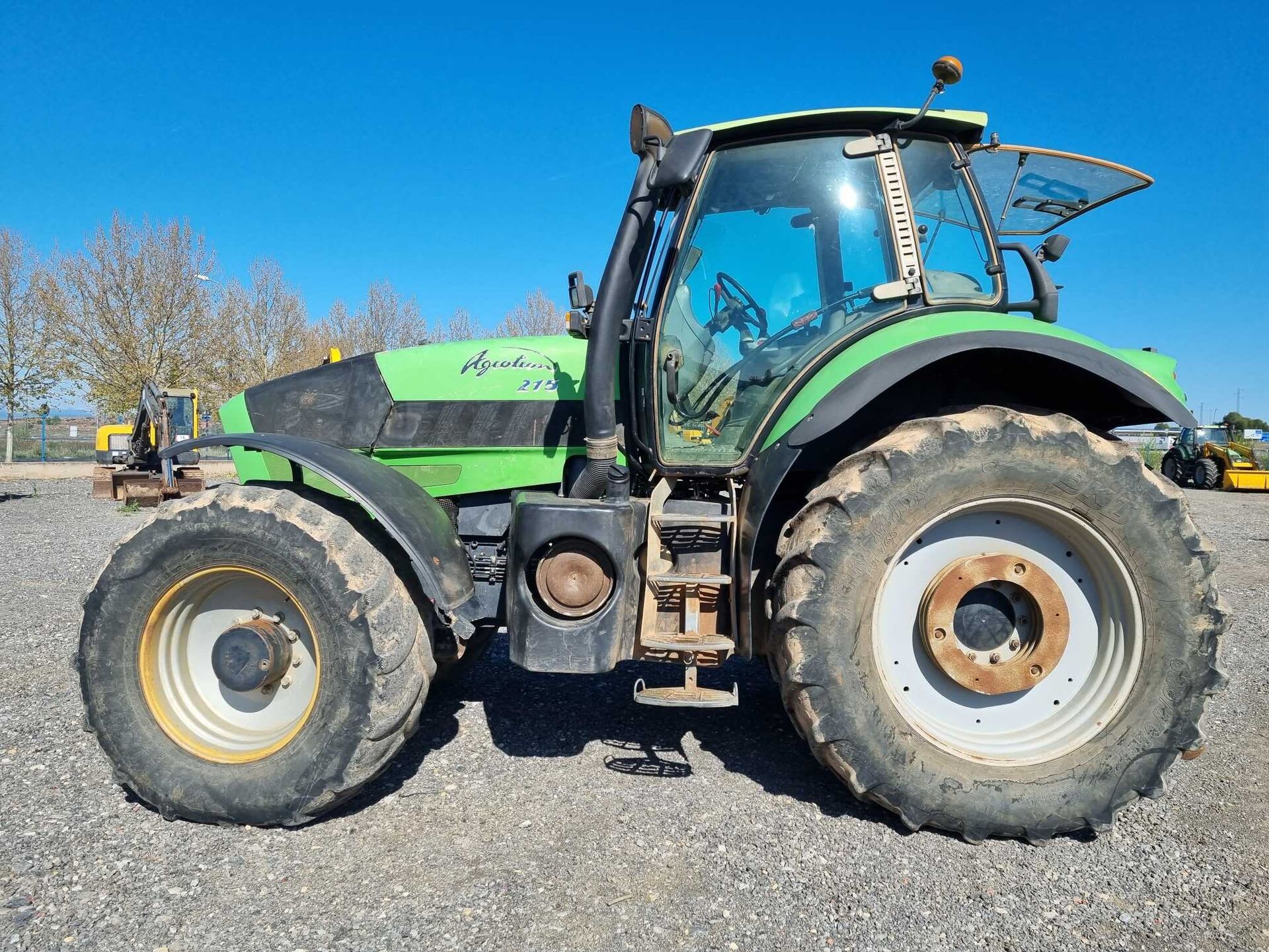 ▷ DEUTZ-FAHR 215 Tractor: gebruikt