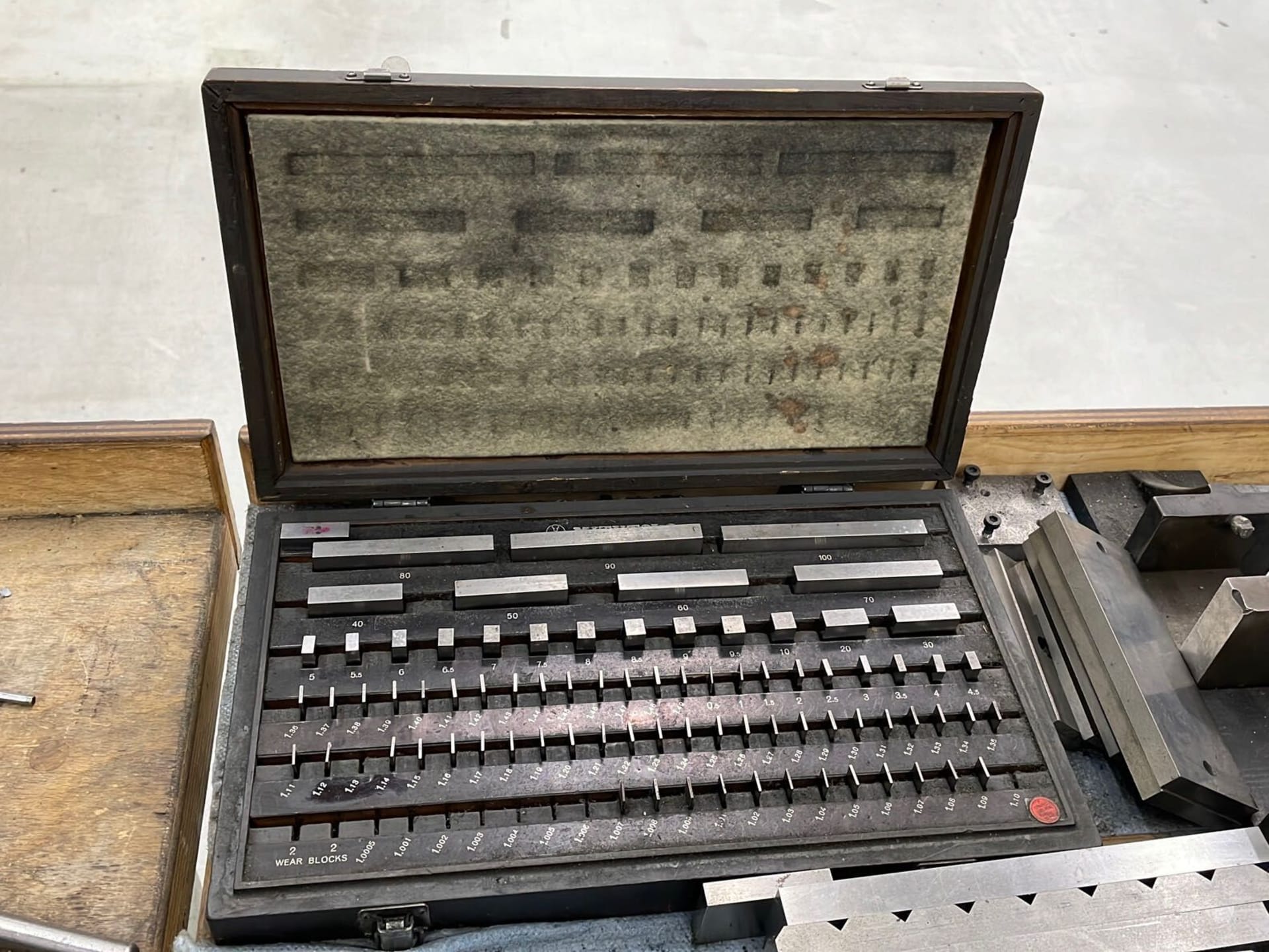 MITUTOYO Gauge Block Box kupite rabljeno