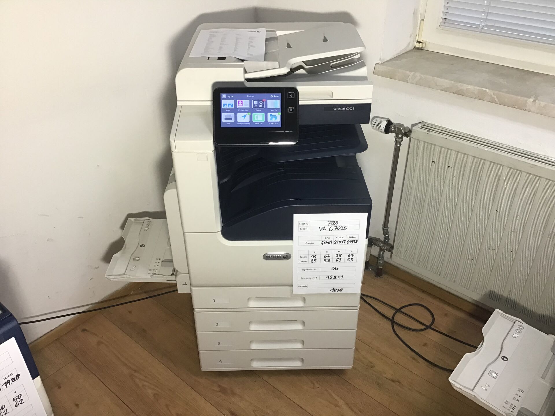XEROX VersaLink C7025 Bürodrucker gebraucht