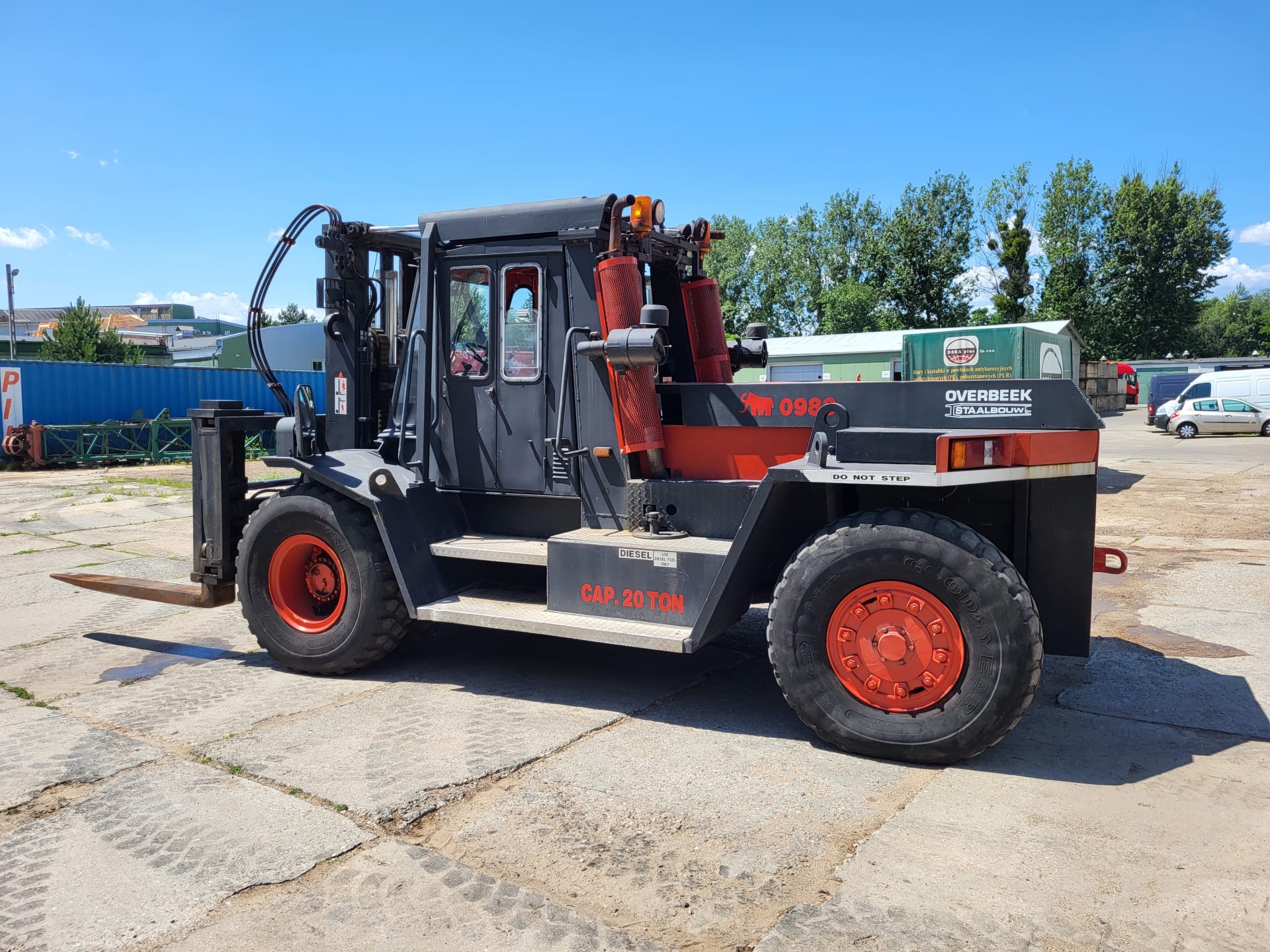 VALMET 20tonowy wózek widłowy z silnikiem wysokoprężnym