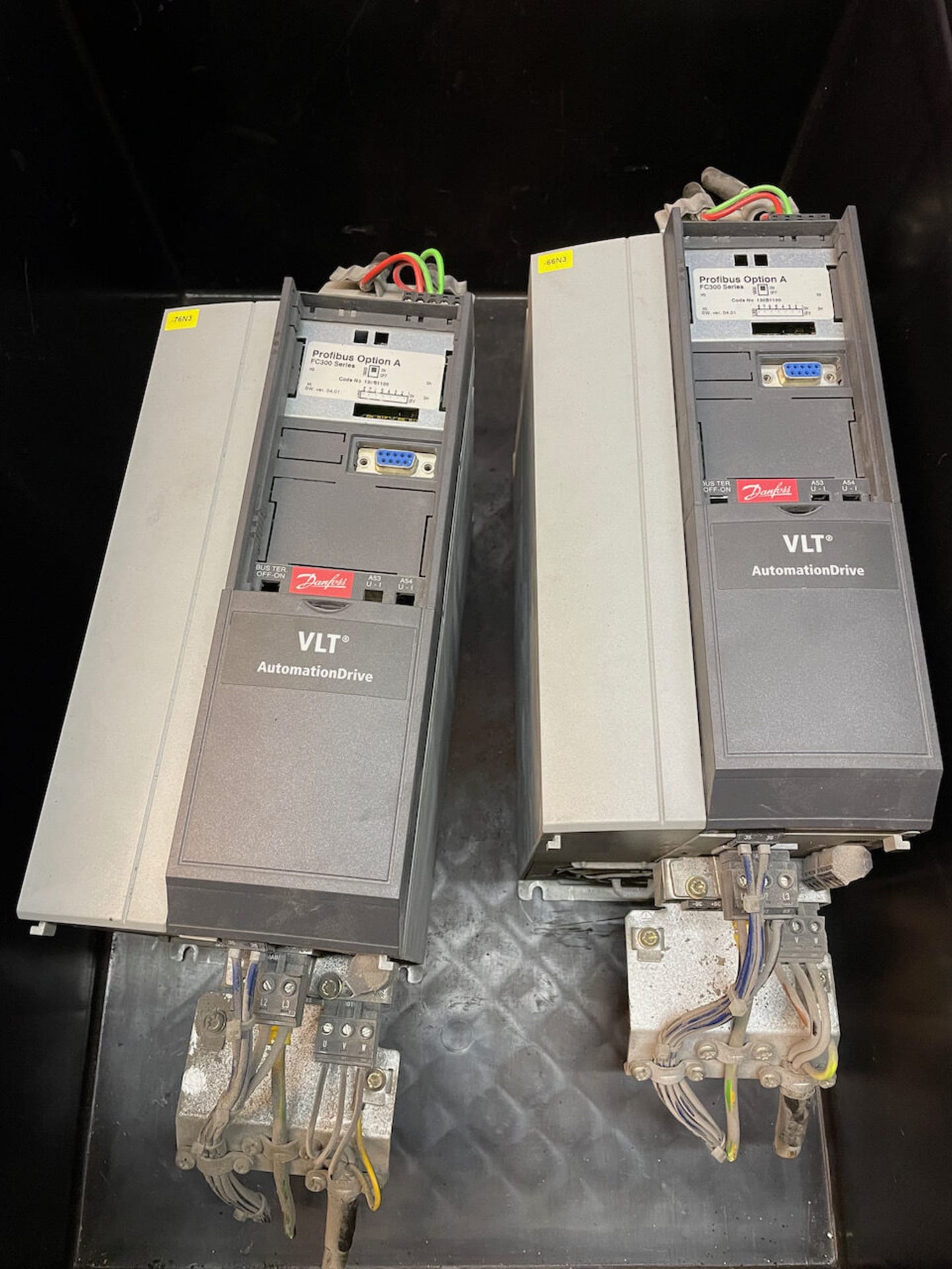 DANFOSS VLT AUTOMATION DRIVE FC300 Item (2x) frequency converter