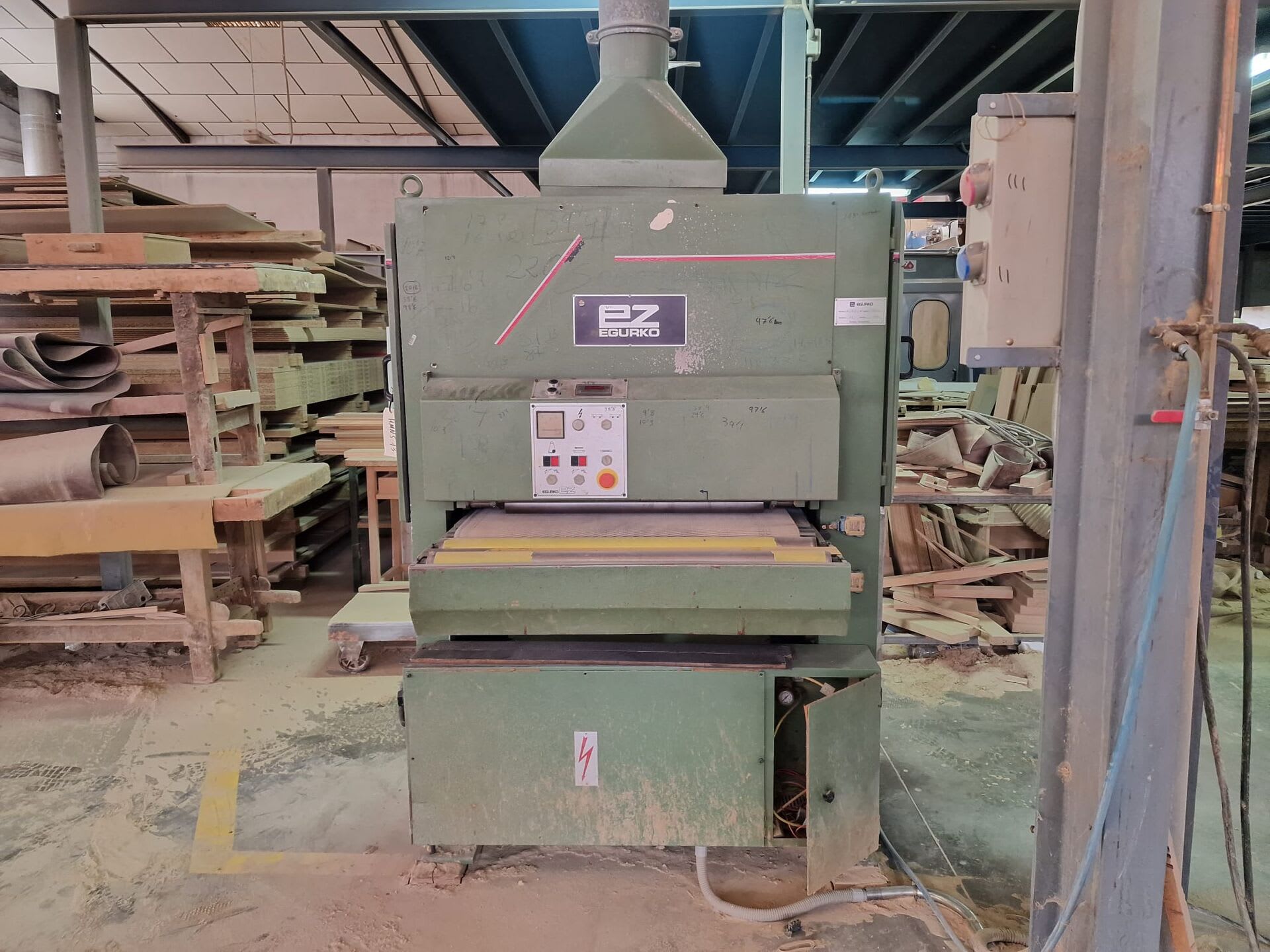 EGURKO 900 R P C Wide Belt Sanding Machine buy used
