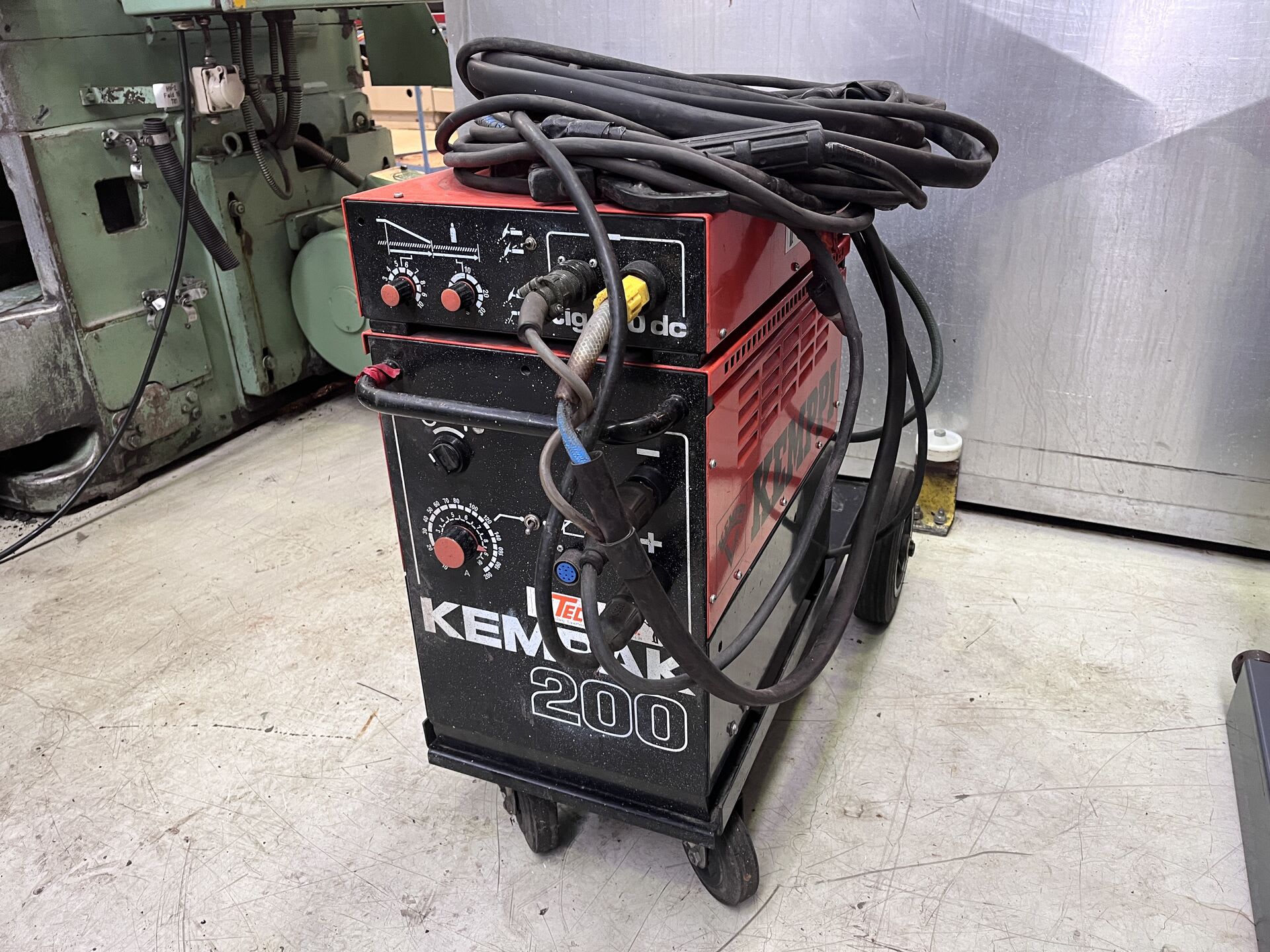 Mobile store welding machine