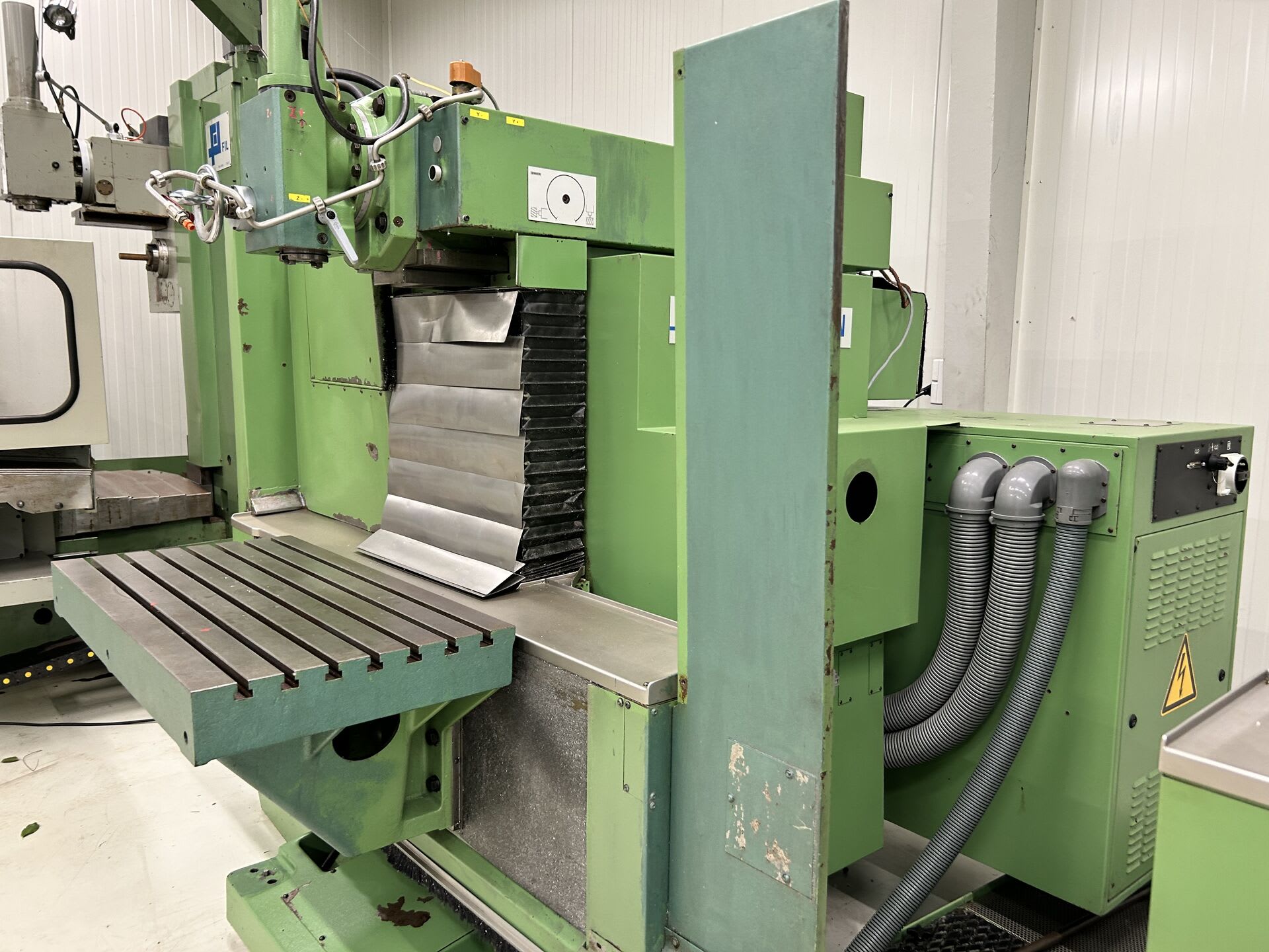 MIKRON WF 62C CNC Universal Milling Machine buy used