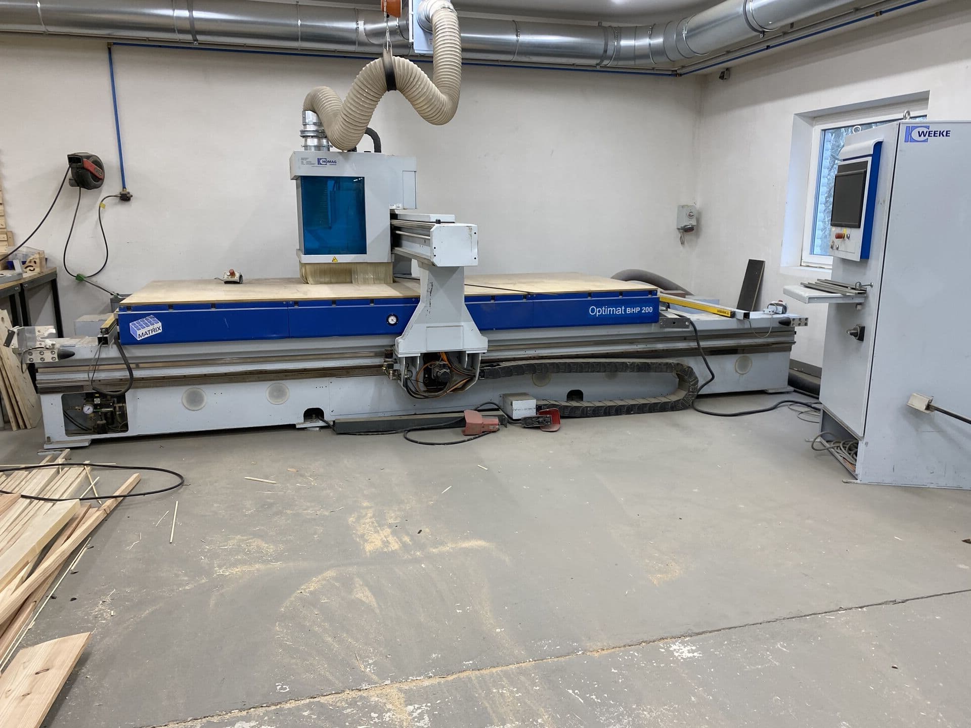 Weeke store cnc router