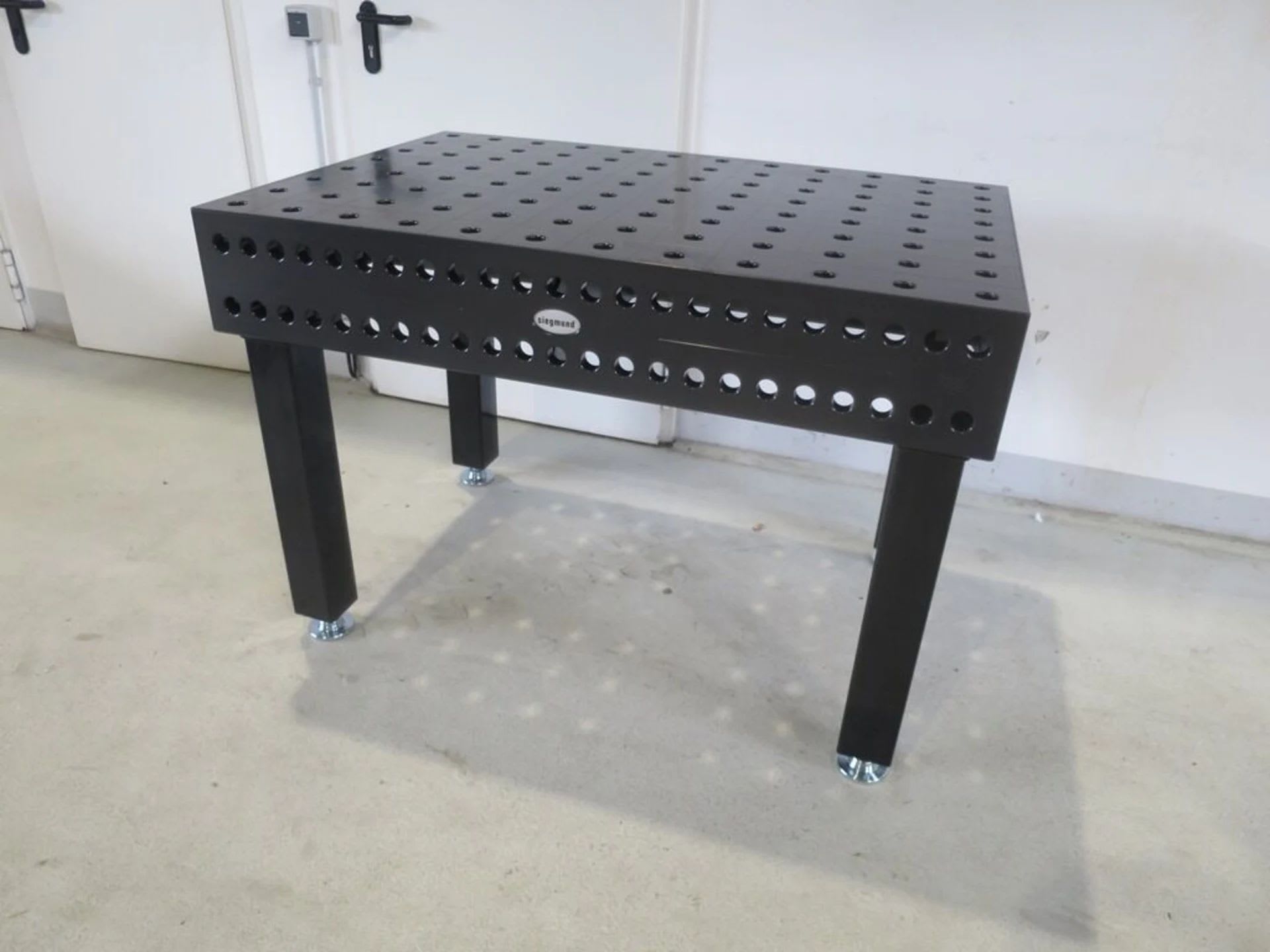 Siegmund table deals