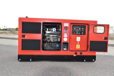 LUCLA GLU-50 Silent diesel generator i_03371704